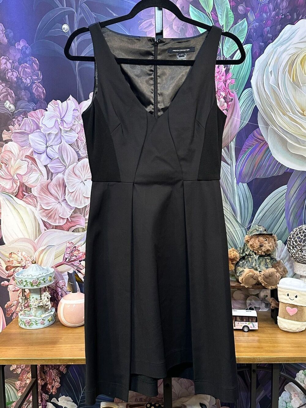 French Connection 8 Black Sleeveless Midi Dress Fit & Flare Elegant Minimalist